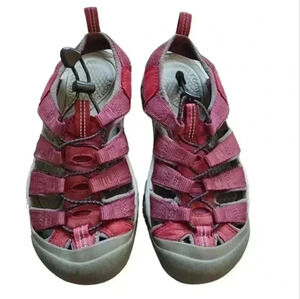 KEEN Newport H2 Sandals Women 7 Burgundy Water Hiking Sport Trail Toe Protection
